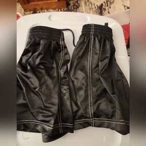 2 athletic shorts black LN